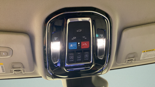 Used 2023 Jeep Grand Cherokee L Overland w/ Luxury Tech Group IV AWD/4WD image 21