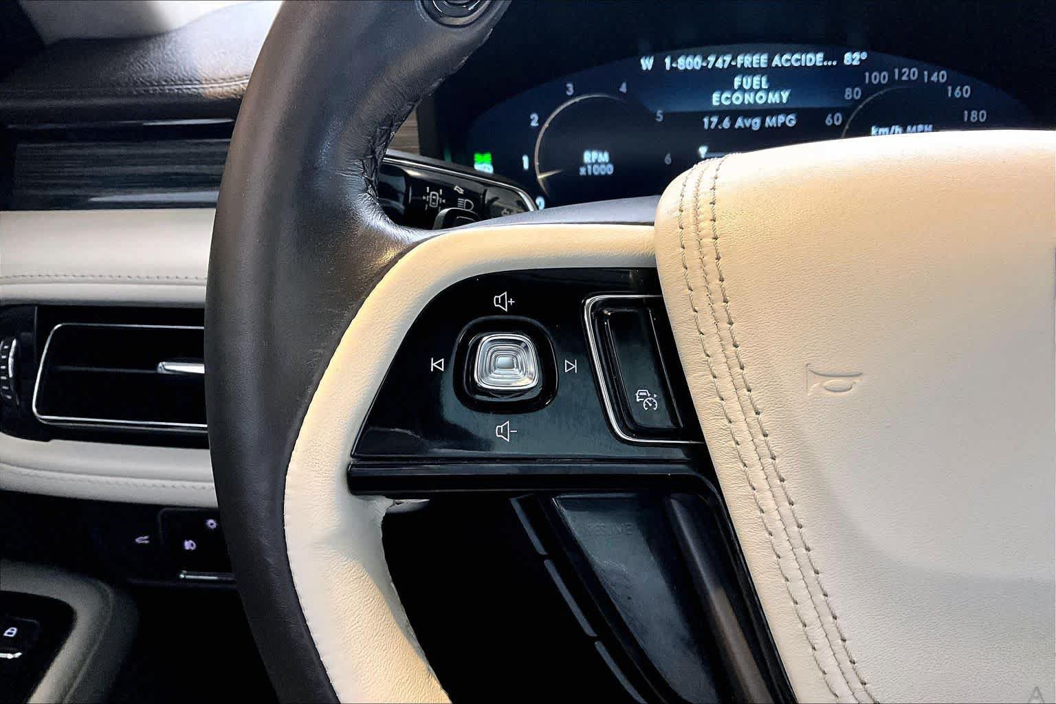 Used 2022 Lincoln Aviator Black Label w/ Dynamic Handling Package AWD/4WD image 23