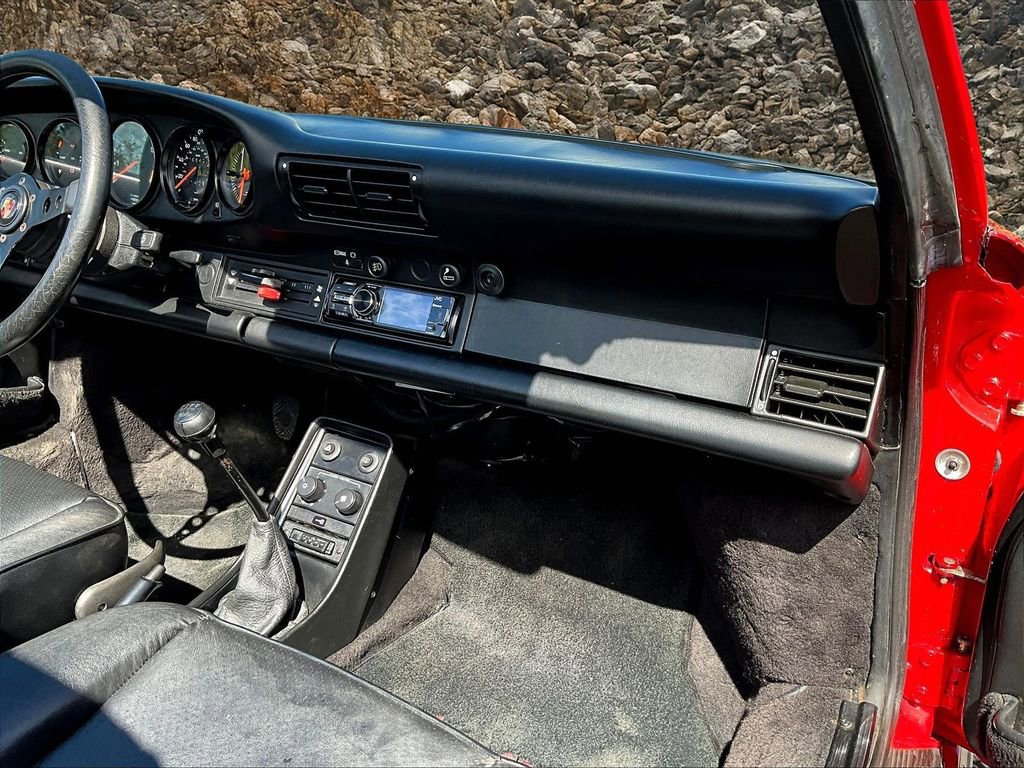 Used 1988 Porsche 911 Carrera image 16