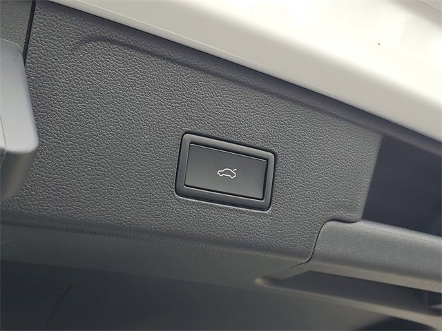 New 2026 Volkswagen Atlas Cross Sport SE image 10