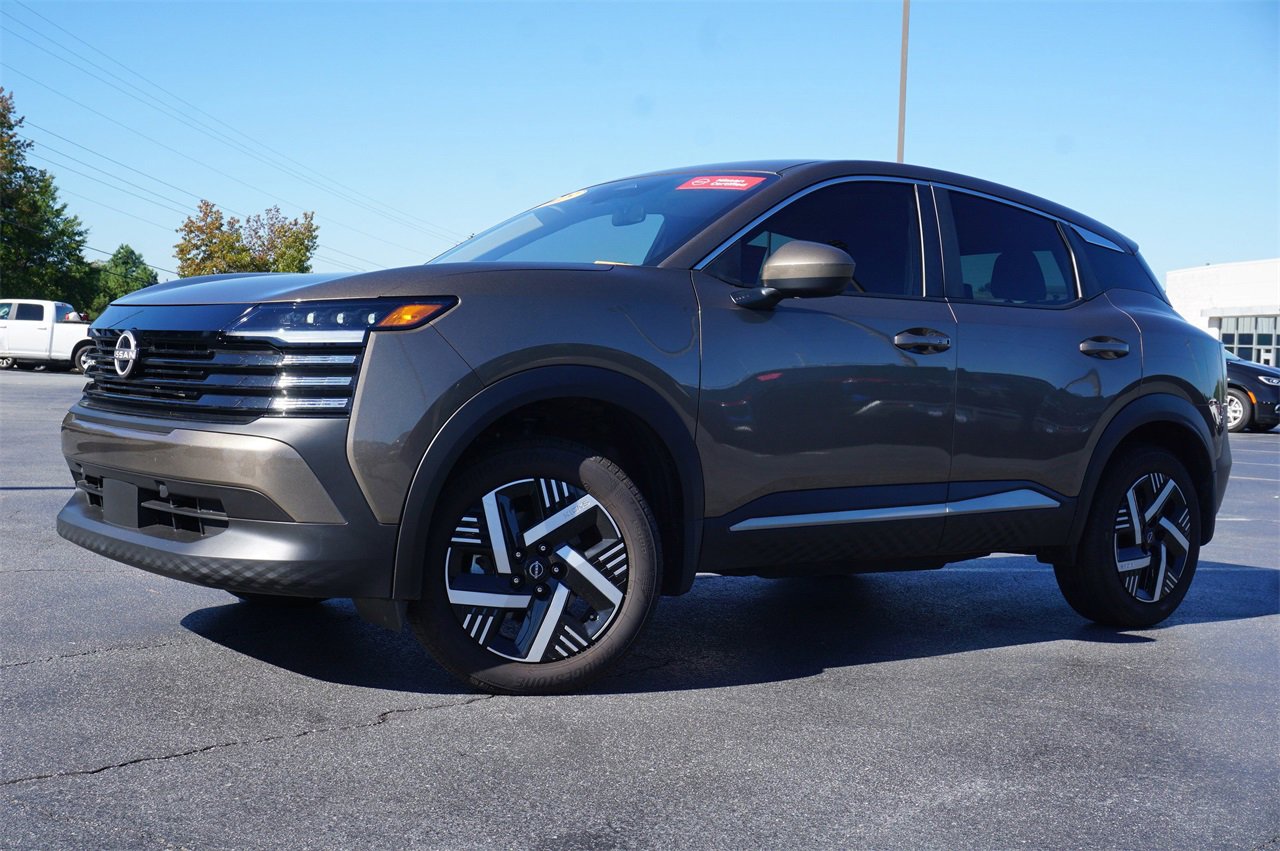 Certified 2025 Nissan Kicks SV