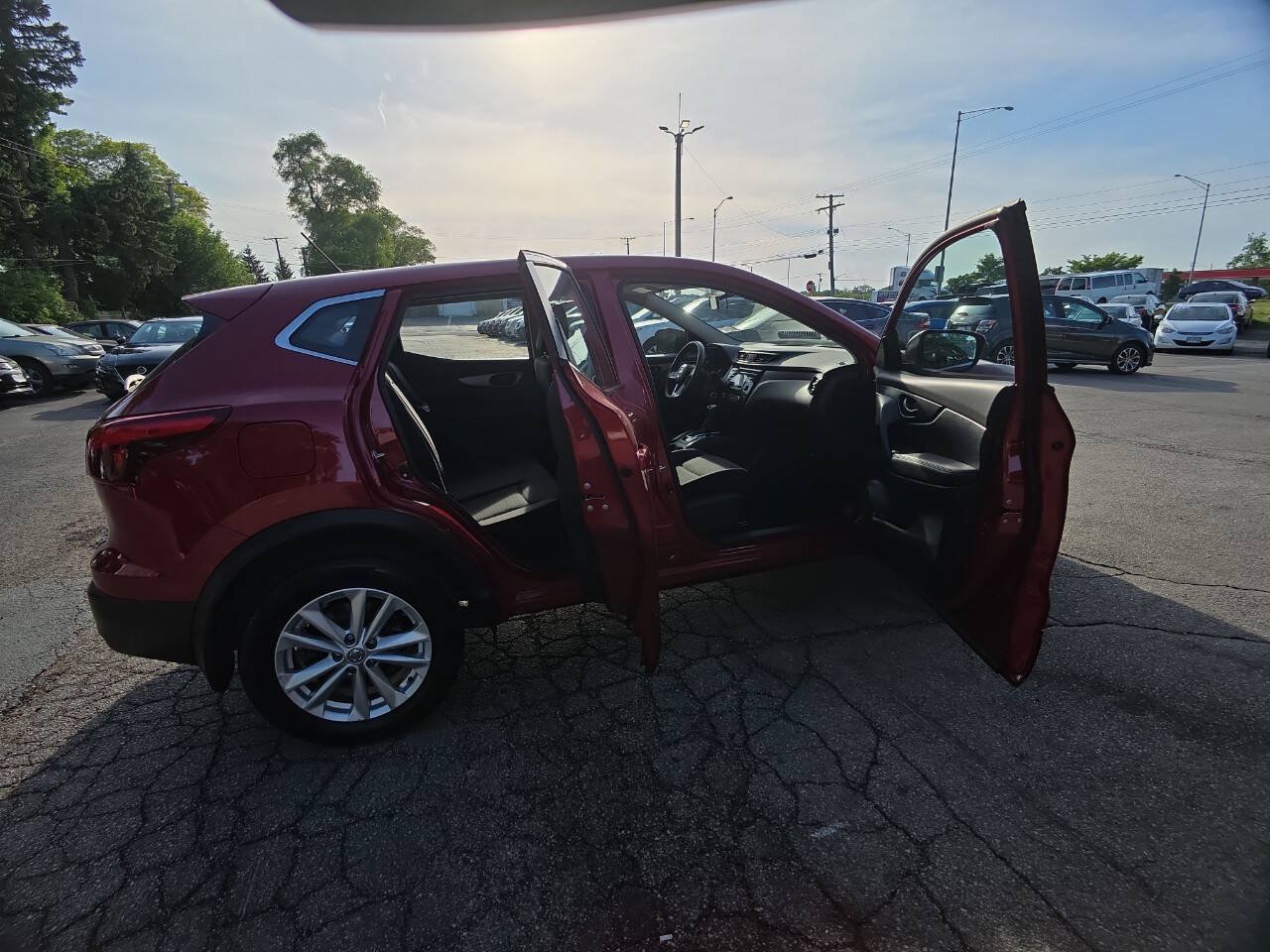 Used 2018 Nissan Rogue Sport S w/ S Appearance Package AWD/4WD image 28