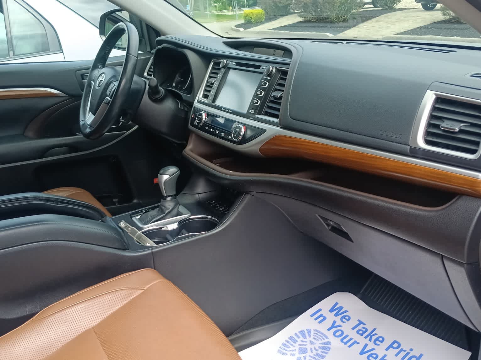 Used 2017 Toyota Highlander Limited AWD/4WD image 25
