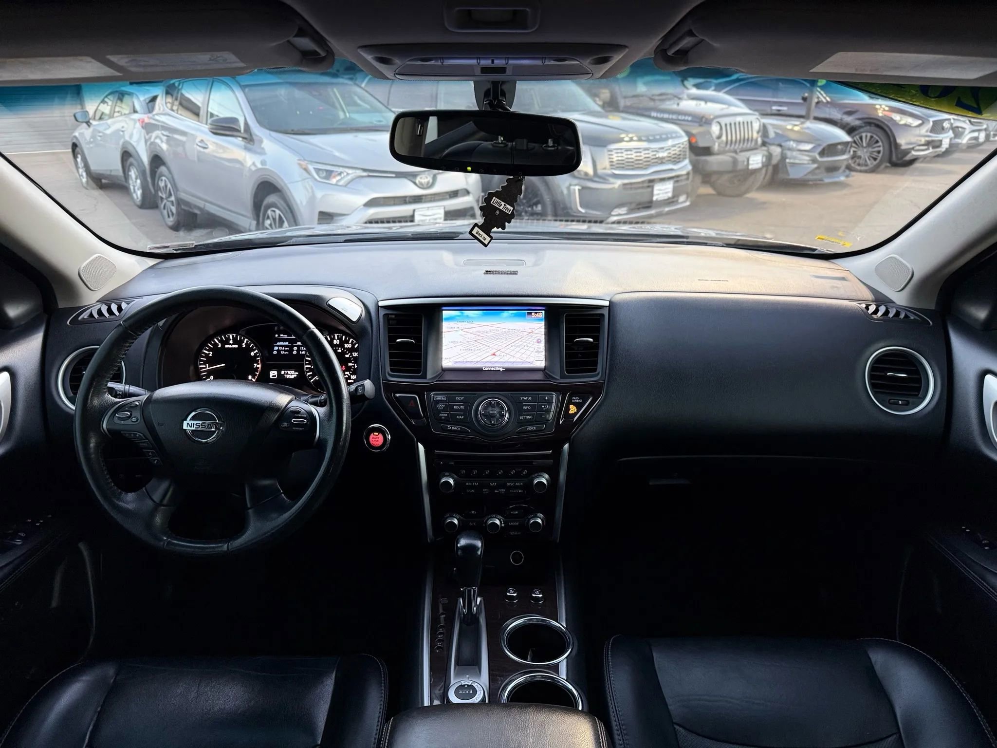 Used 2014 Nissan Pathfinder Platinum w/ Platinum Premium Package image 26