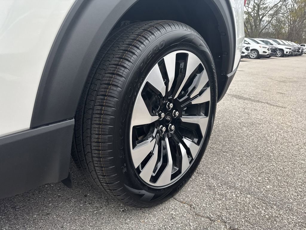 New 2026 Ford Explorer Platinum image 15