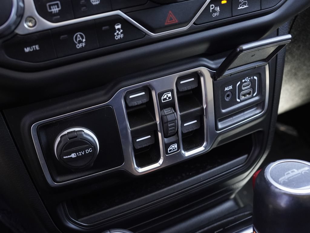 Certified 2023 Jeep Gladiator Overland AWD/4WD image 18
