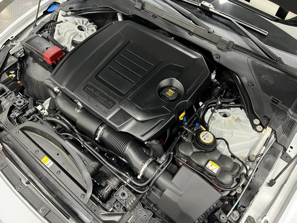 Used 2020 Jaguar XE S RWD image 28