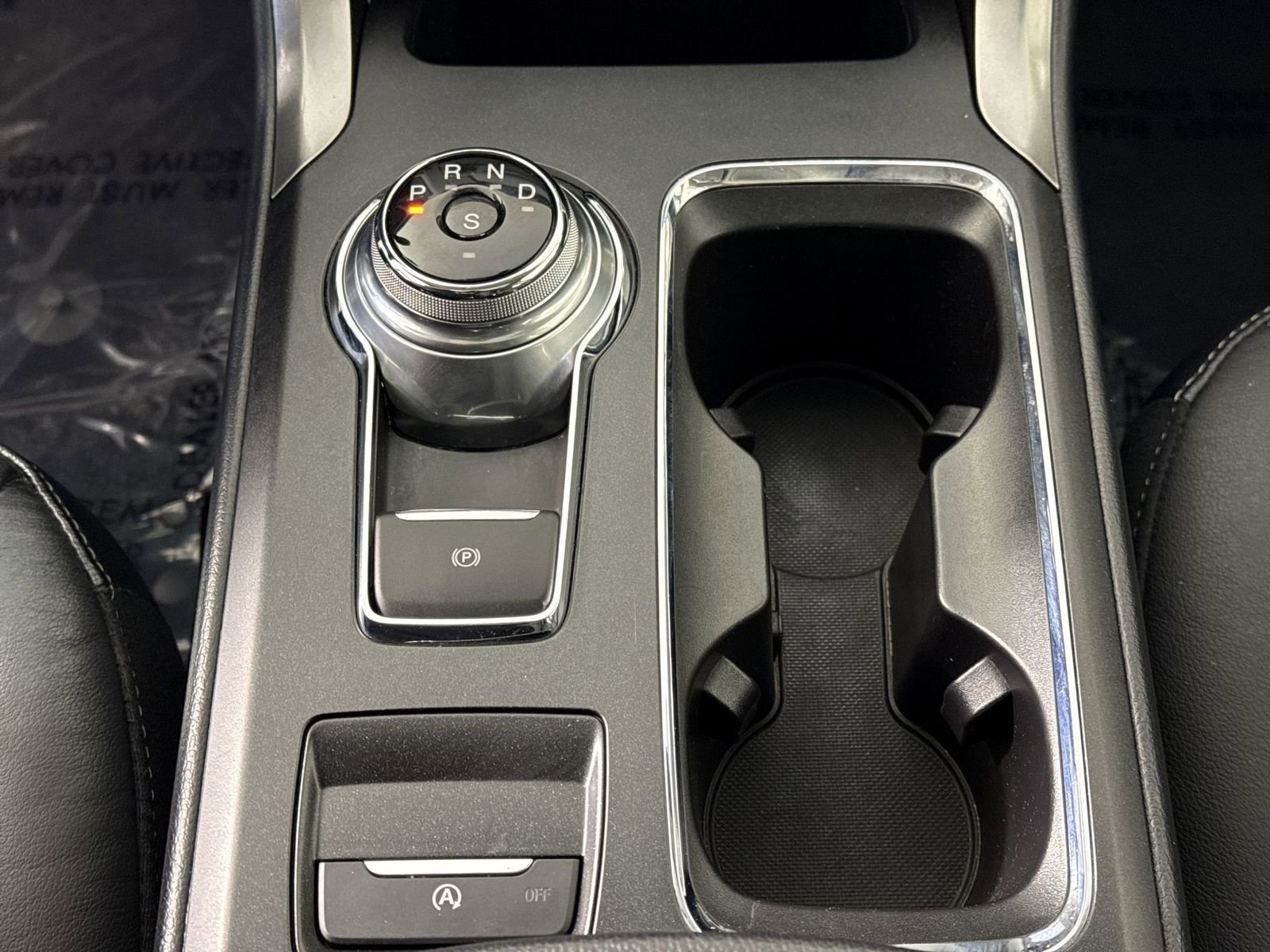 Used 2017 Ford Fusion SE w/ Fusion SE Technology Package image 18