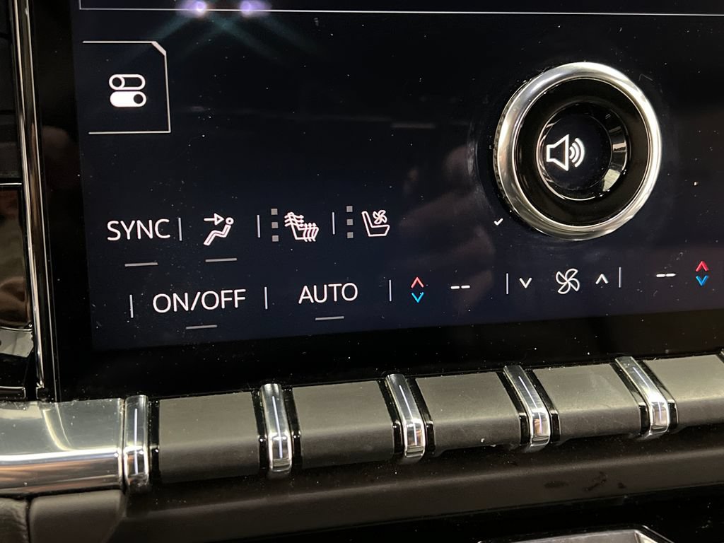 Used 2025 GMC Yukon Denali AWD/4WD image 61
