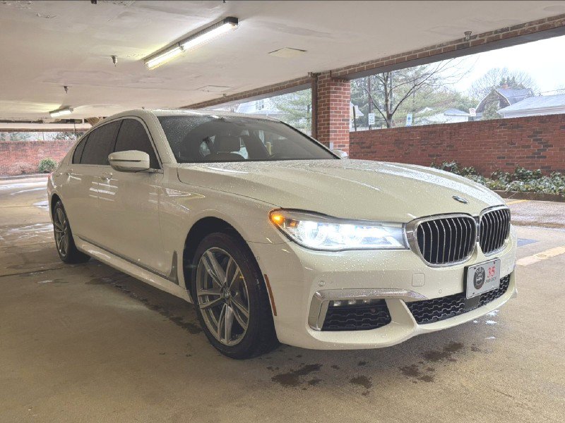 Used 2018 BMW 750i xDrive image 3