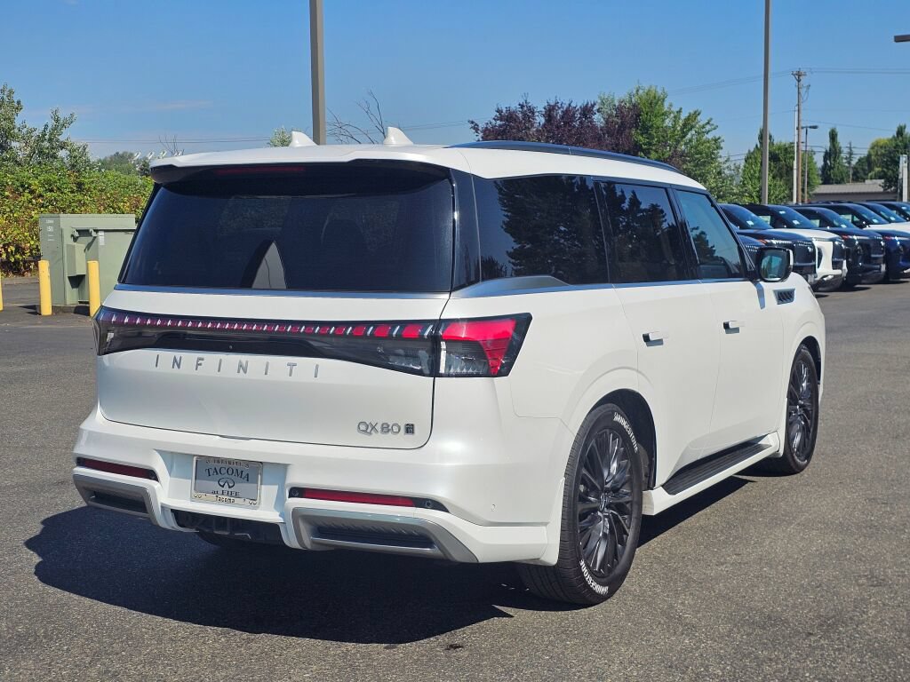 Used 2025 INFINITI QX80 Sensory AWD/4WD image 7