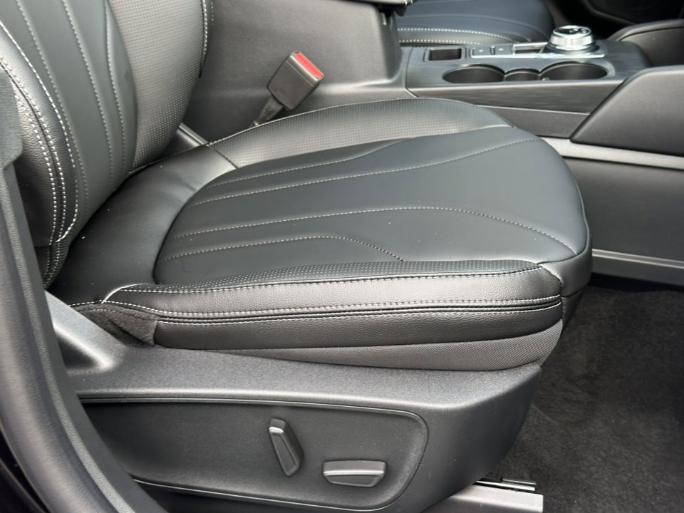 New 2025 Ford Escape SE w/ PHEV Premium Package image 11