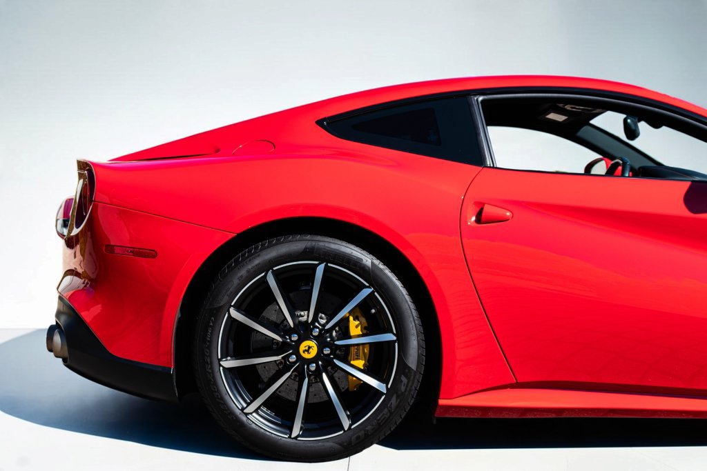 Used 2014 Ferrari F12 Berlinetta RWD image 17