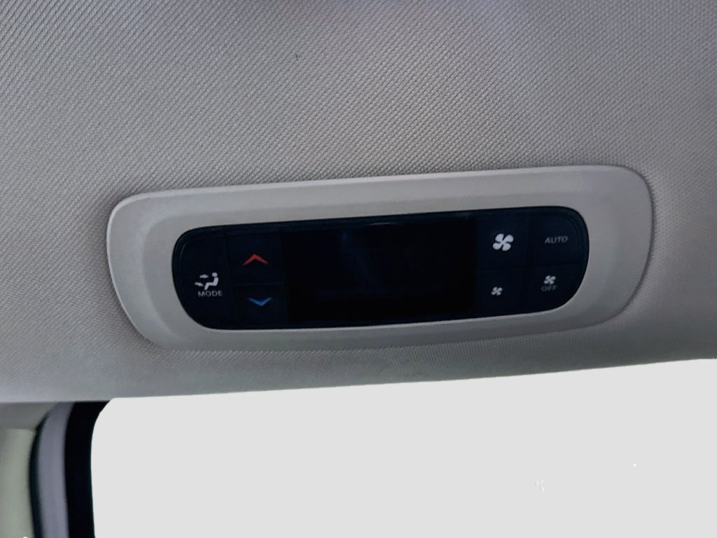 Used 2024 Chrysler Pacifica Touring-L FWD image 27