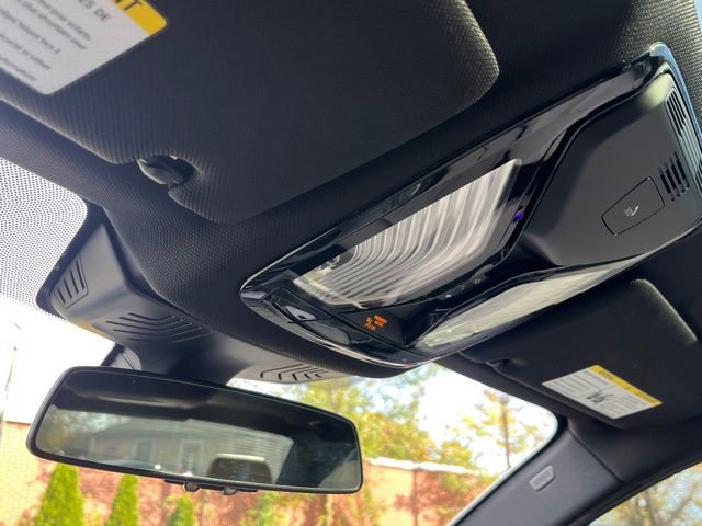 Used 2018 BMW M550i xDrive w/ Driving Assistance Package image 38