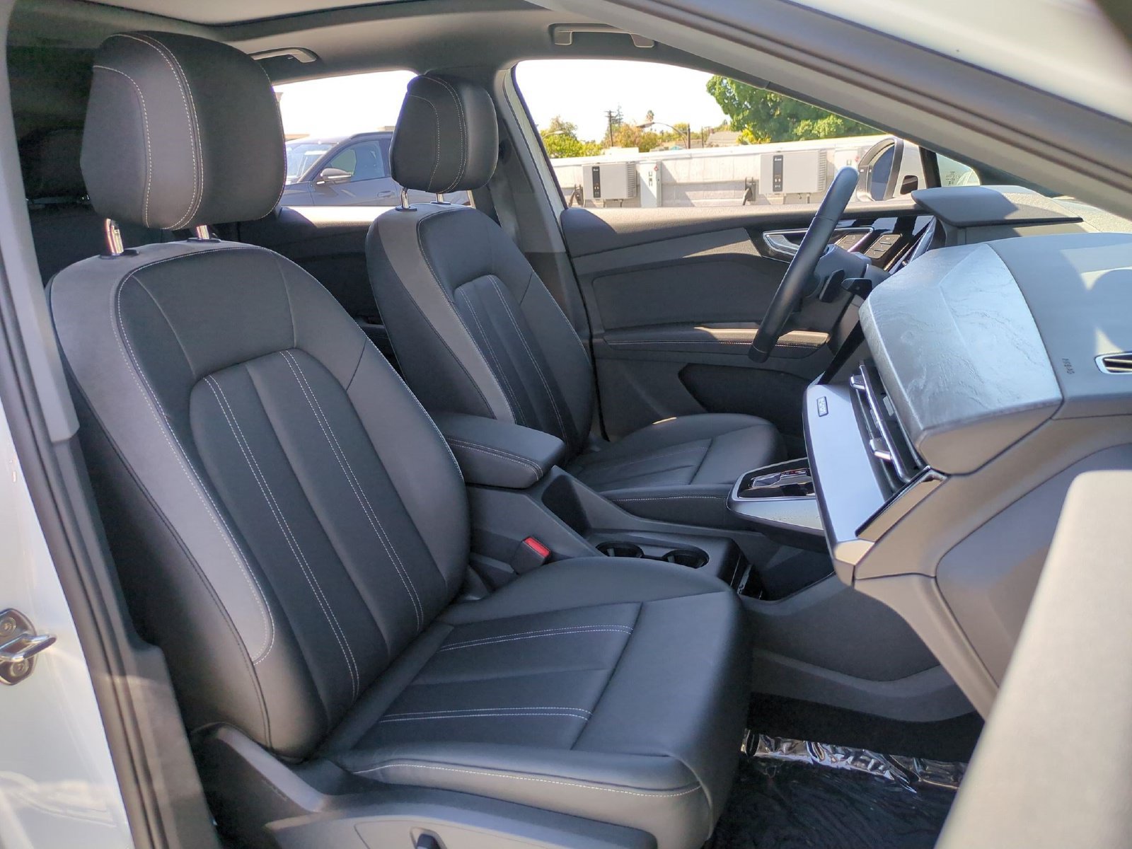 Used 2024 Audi Q4 e-tron Premium AWD/4WD image 26