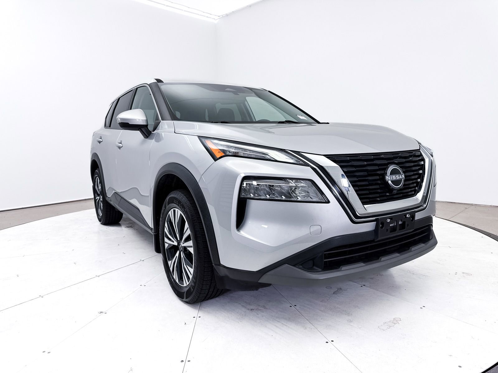 Used 2022 Nissan Rogue SV image 11