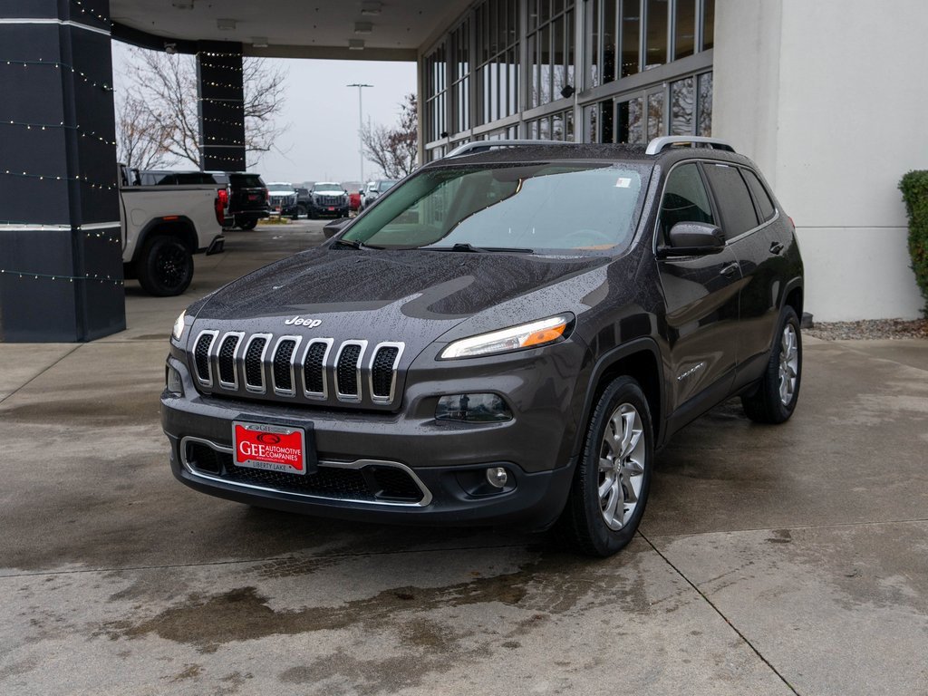 Used 2018 Jeep Cherokee Limited image 3