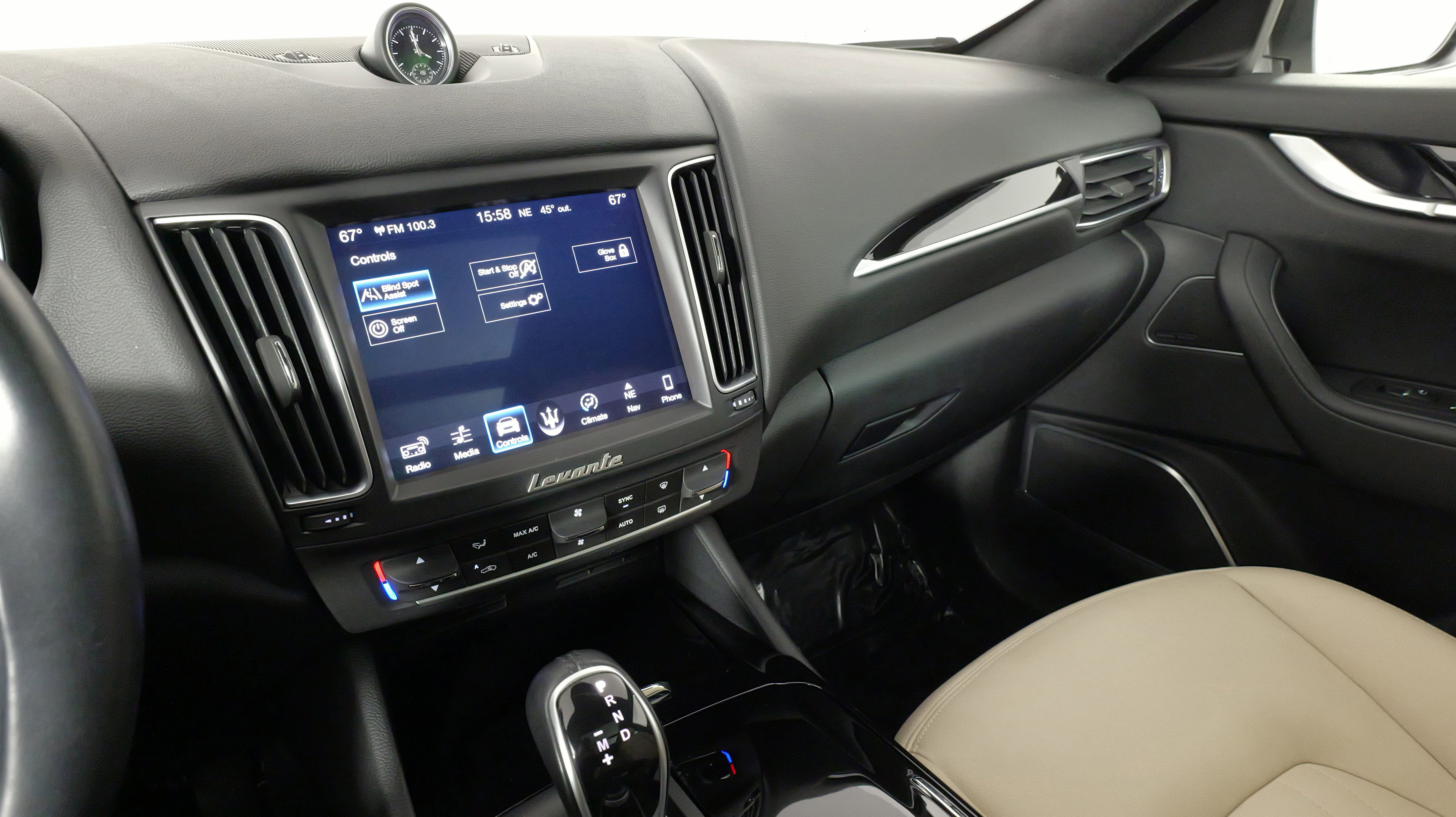 Used 2018 Maserati Levante image 45