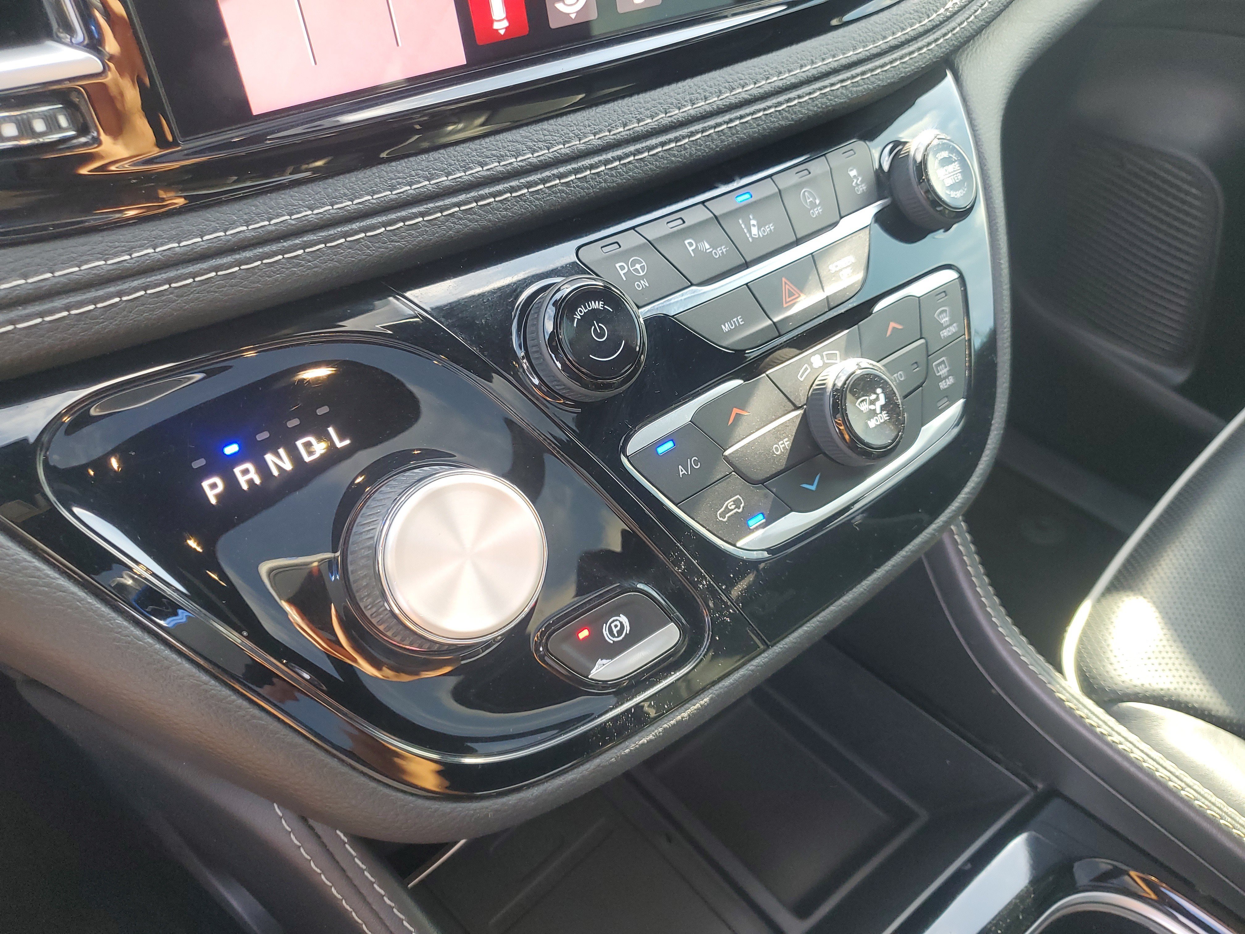 Used 2022 Chrysler Pacifica Limited w/ Uconnect Theater Family Group AWD/4WD image 22