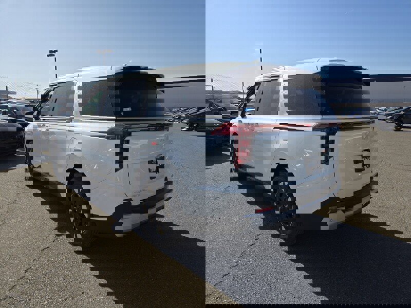 New 2026 Kia Carnival LXS image 4