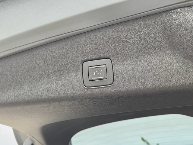Used 2024 Chevrolet TrailBlazer LT w/ Convenience Package FWD image 12
