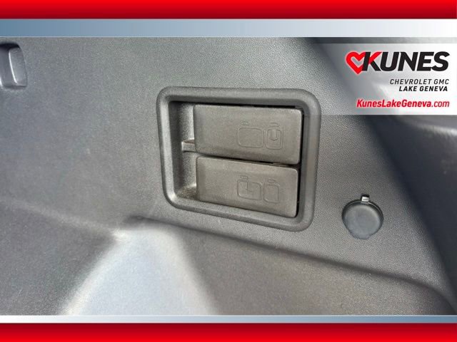 Used 2024 GMC Terrain SLT image 26