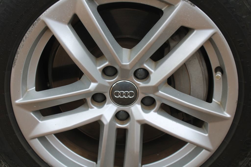 Used 2017 Audi A4 2.0T Premium w/ Audi MMI Navigation Plus image 17