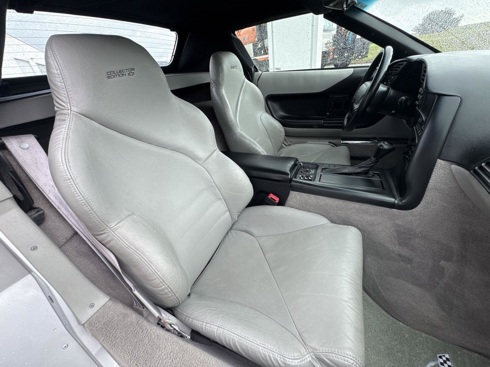 Used 1996 Chevrolet Corvette Convertible RWD image 11