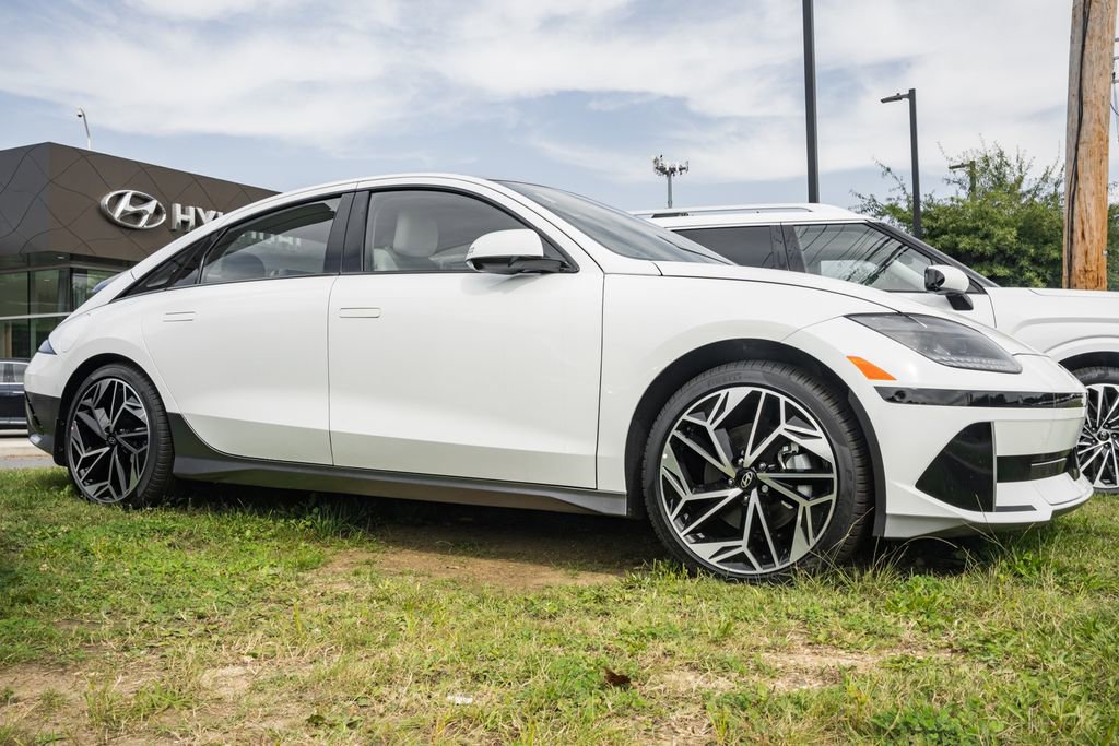New 2024 Hyundai Ioniq 6 Limited image 3