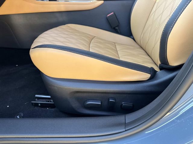 New 2025 Nissan Sentra SV w/ SV Premium Package image 10