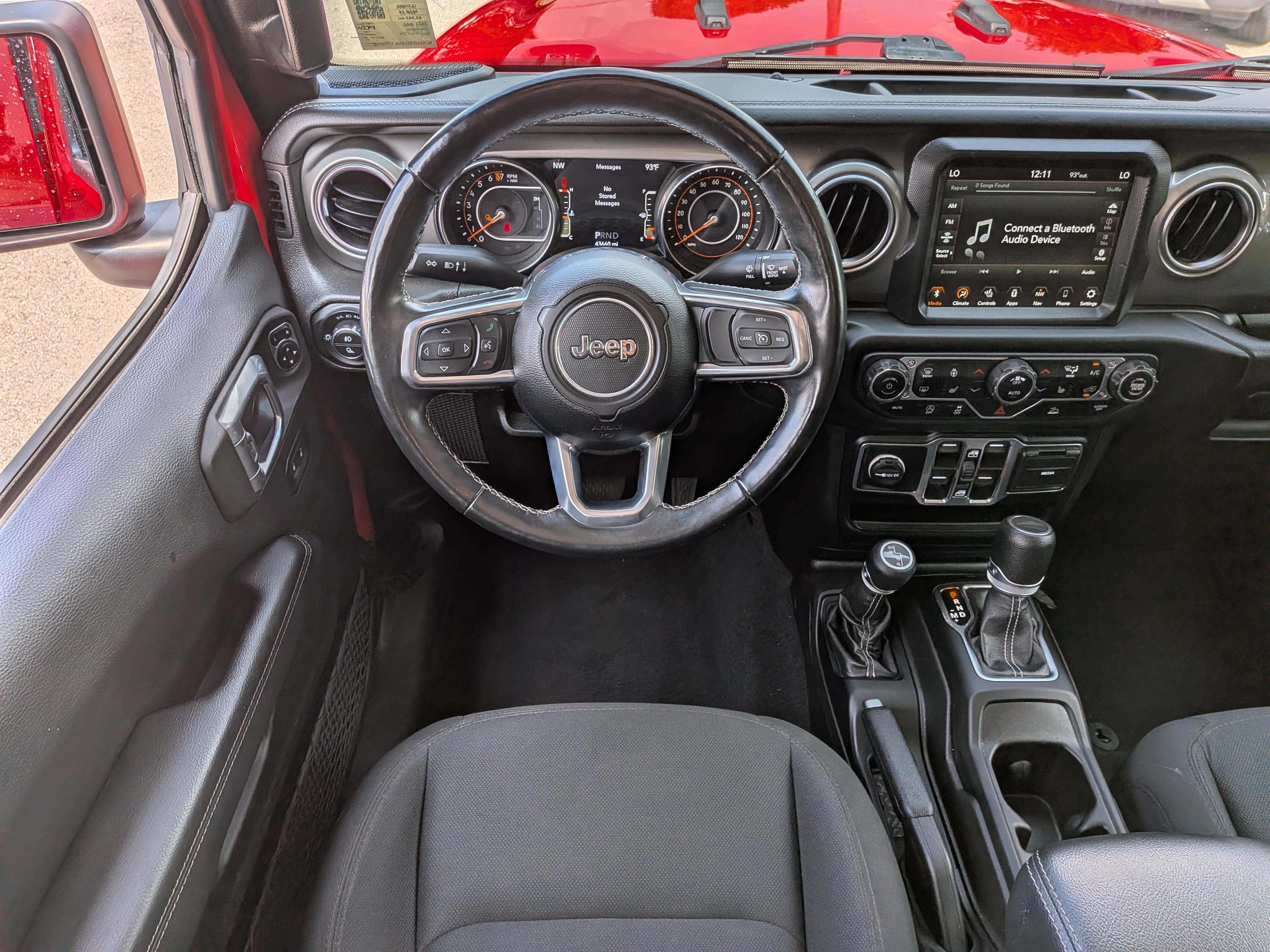 Used 2022 Jeep Gladiator Overland w/ Cold Weather Group AWD/4WD image 17