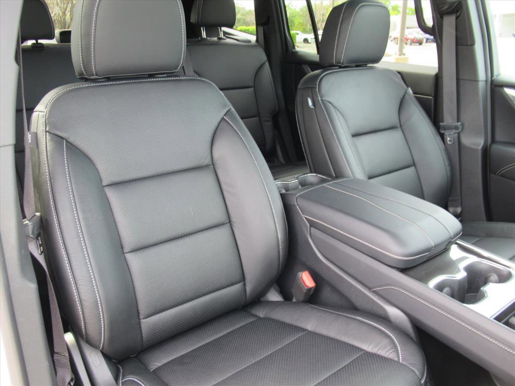 Used 2025 GMC Acadia Elevation image 9