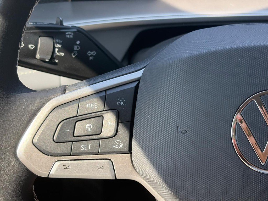 Certified 2026 Volkswagen Tiguan SE FWD image 23