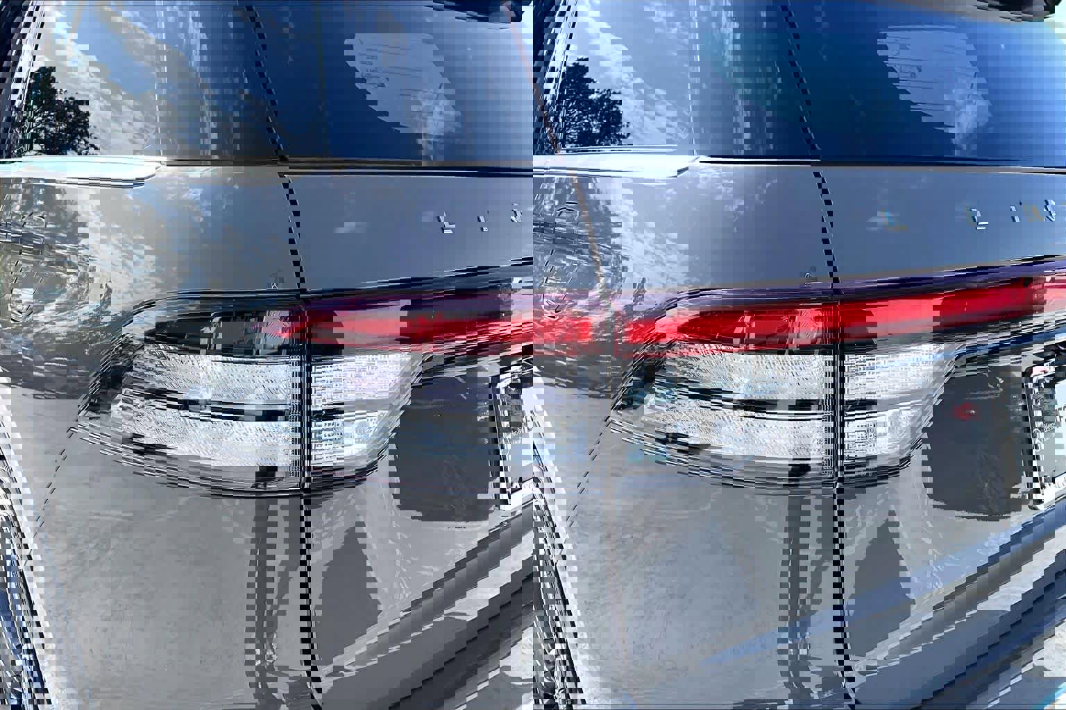 Used 2025 Lincoln Aviator Reserve w/ Equipment Group 201A image 28