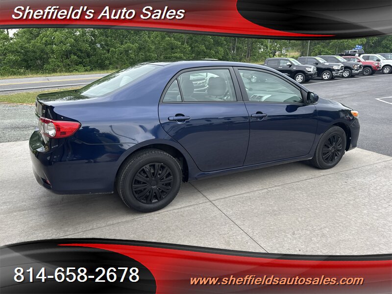 Used 2011 Toyota Corolla LE FWD image 3