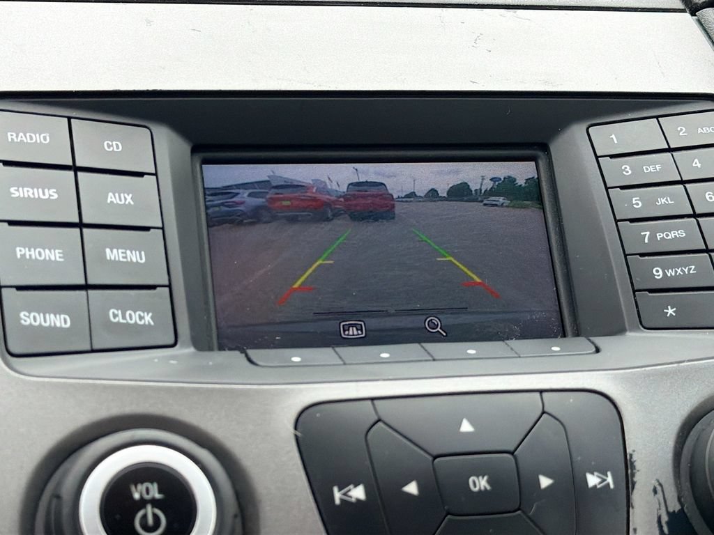 Used 2016 Ford Taurus SEL FWD image 15