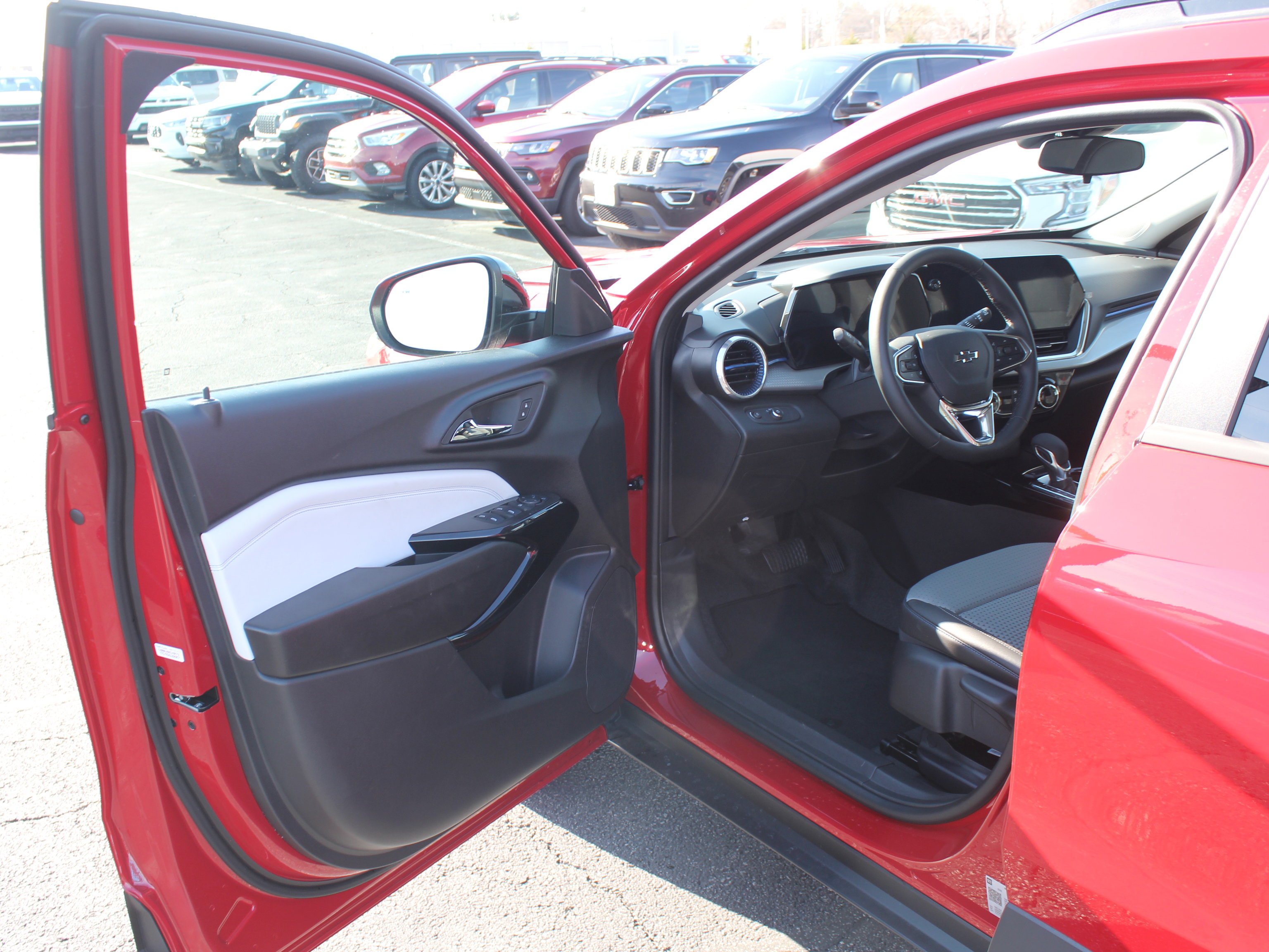 New 2026 Chevrolet Trax LT image 8