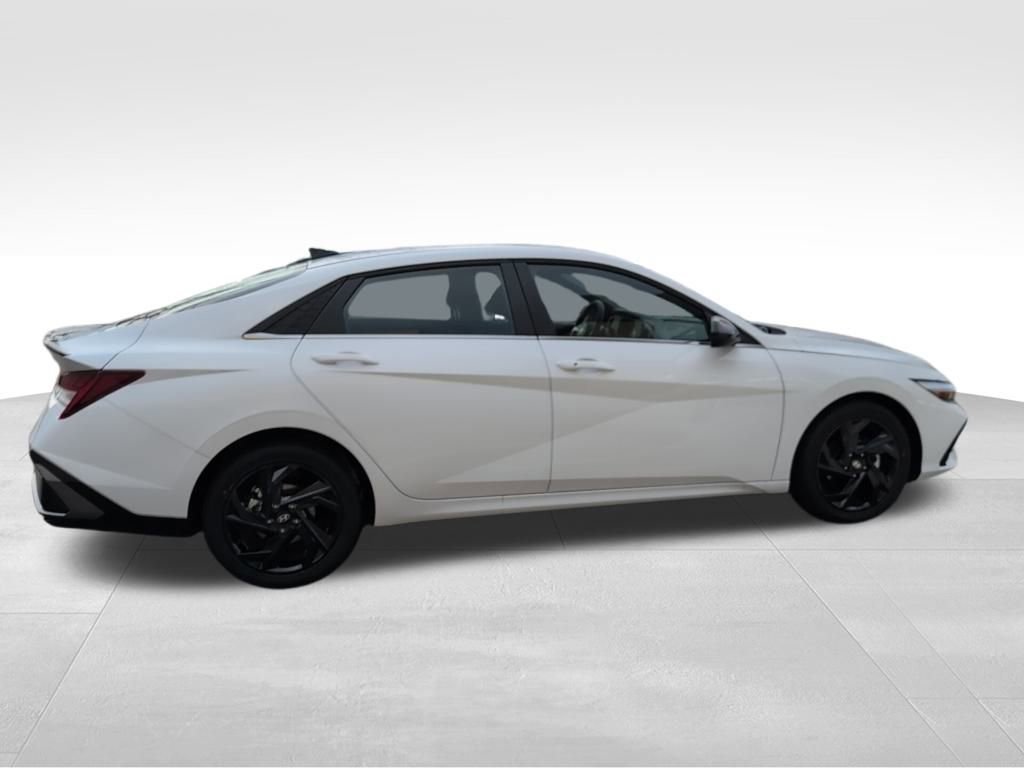 New 2026 Hyundai Elantra SEL Sport image 8