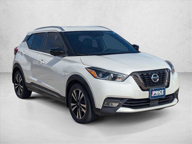 Used 2020 Nissan Kicks SR w/ SR Premium Package FWD image 3