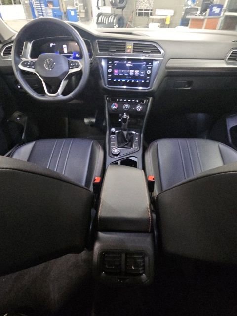 Used 2024 Volkswagen Tiguan Wolfsburg Edition image 31