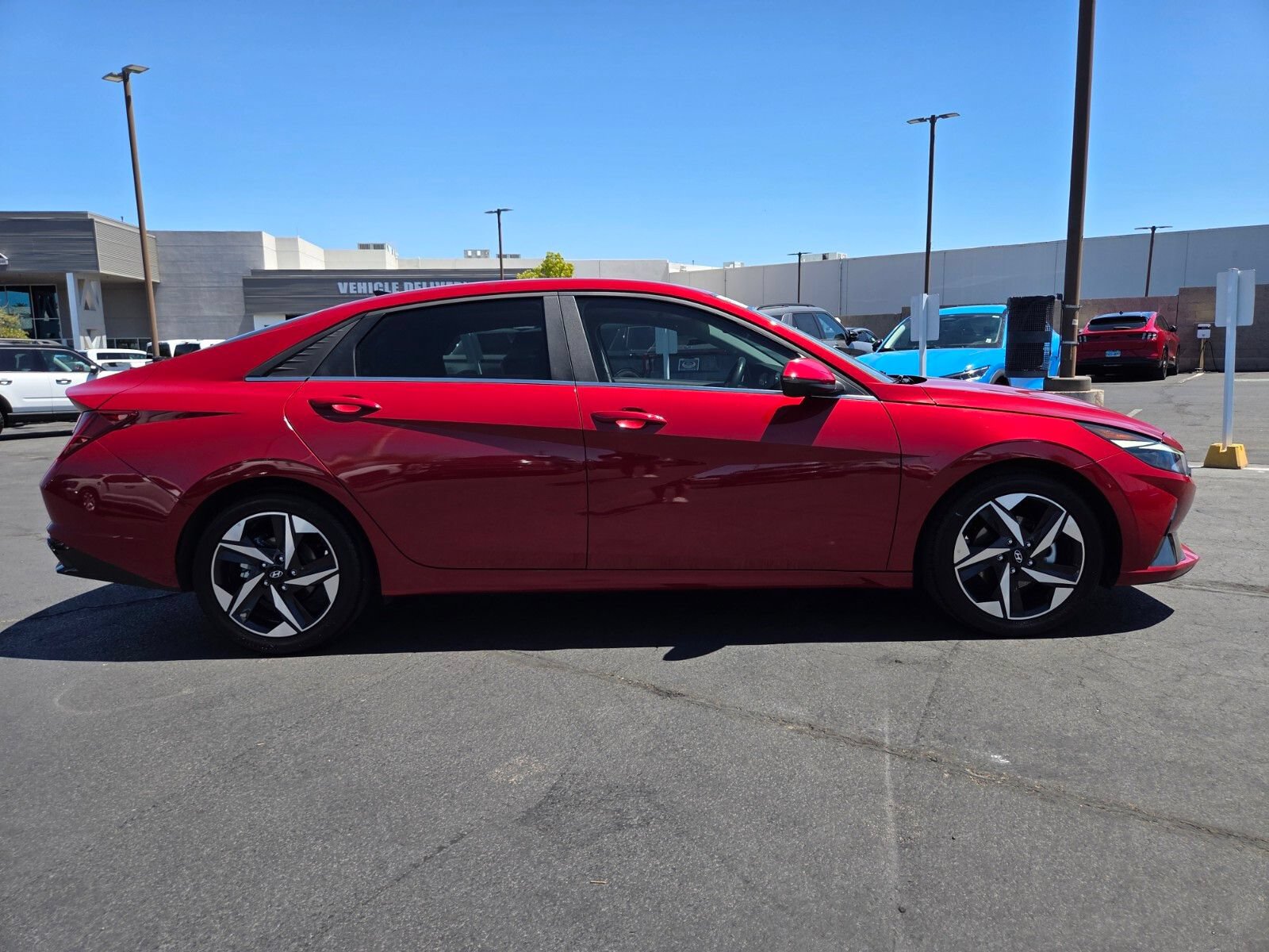 Used 2023 Hyundai Elantra Limited w/ Cargo Package FWD image 7