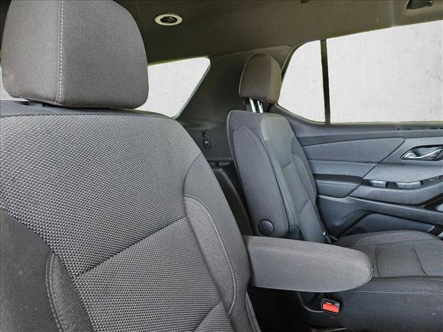 Used 2023 Chevrolet Traverse LT FWD image 16