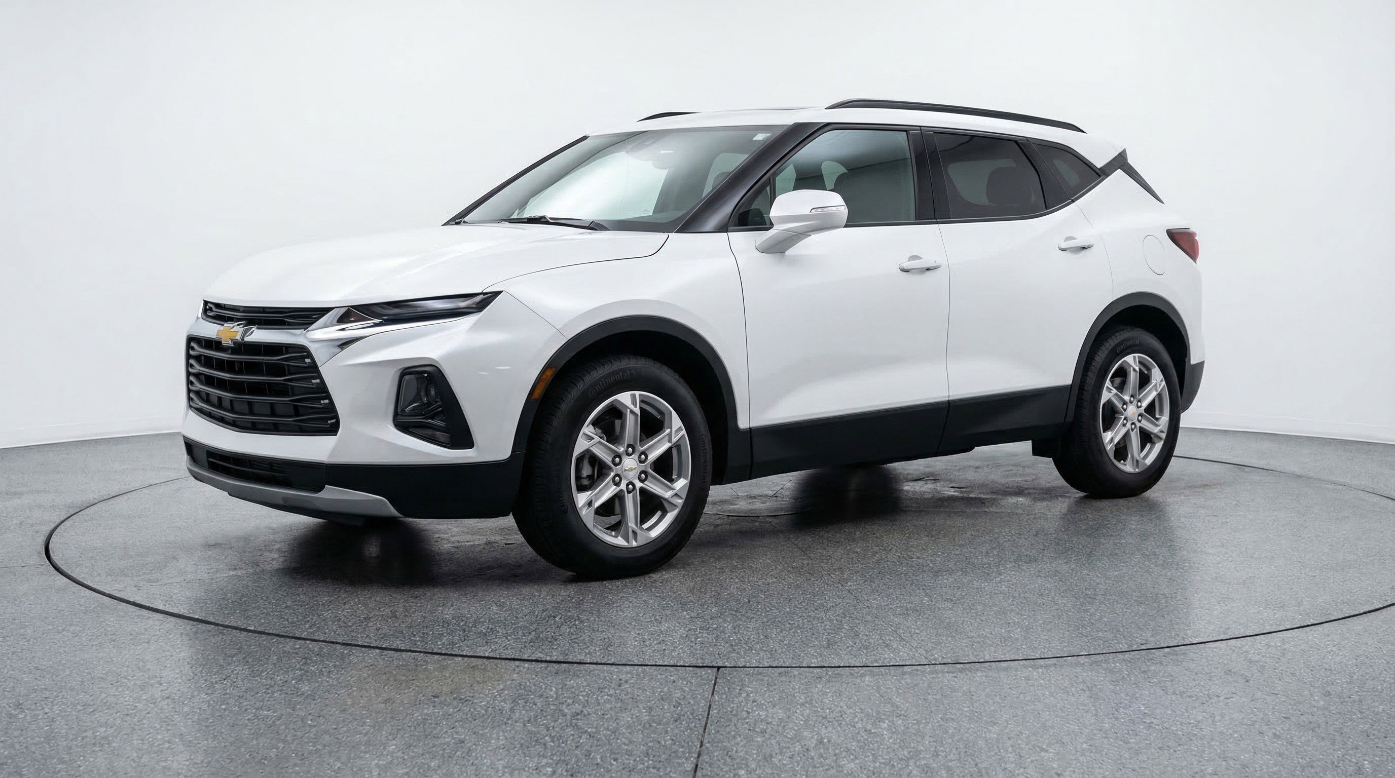 Used 2025 Chevrolet Blazer LT FWD image 3