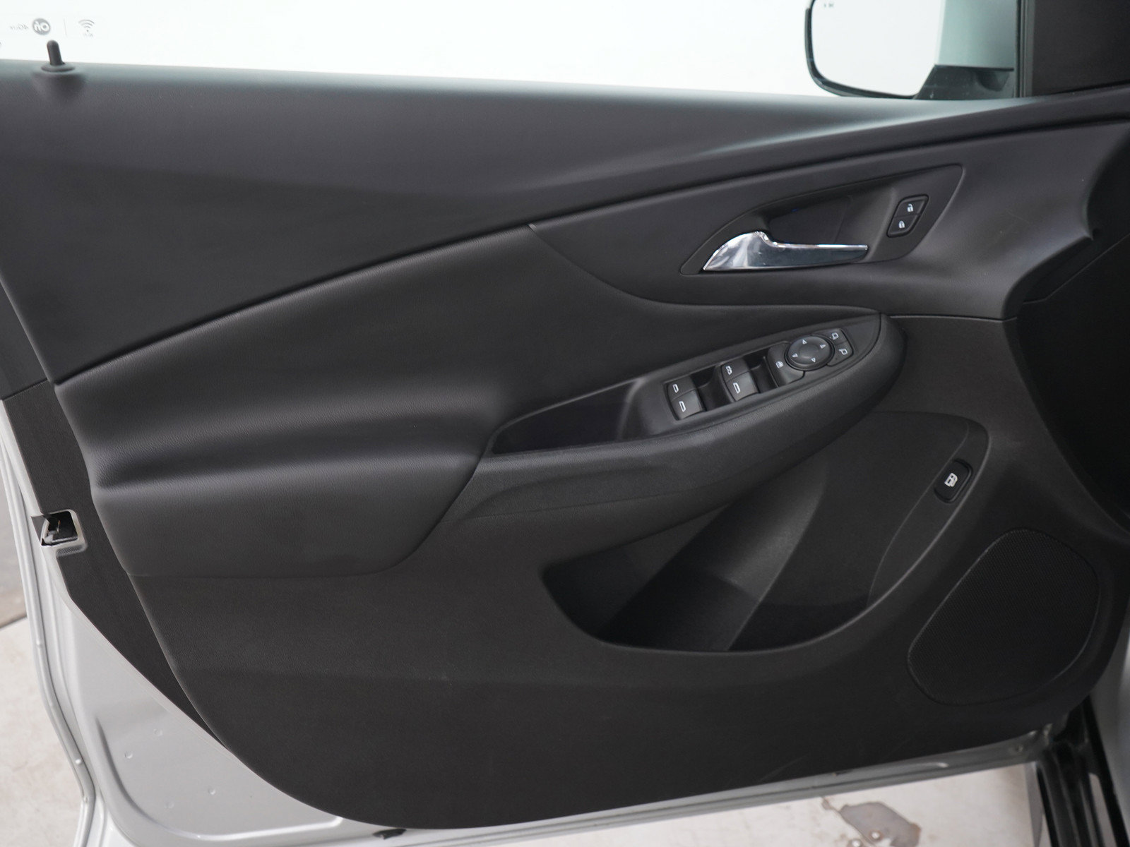 Used 2018 Chevrolet Volt LT w/ LT Driver Confidence Package FWD image 19