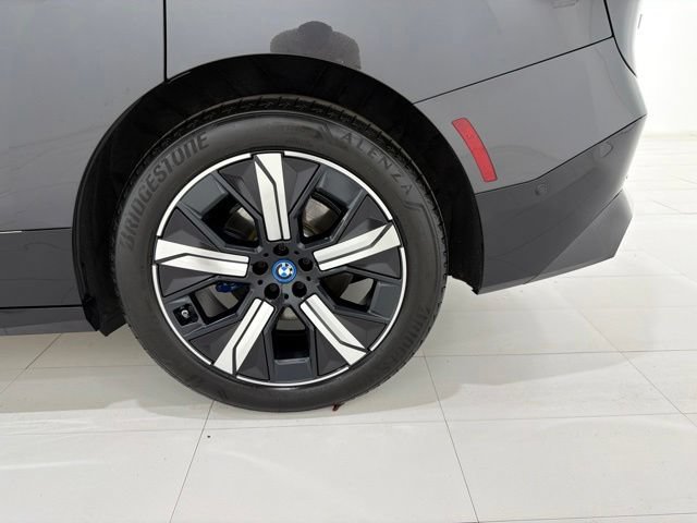 Certified 2024 BMW iX xDrive50 w/ Sport Package AWD/4WD image 41