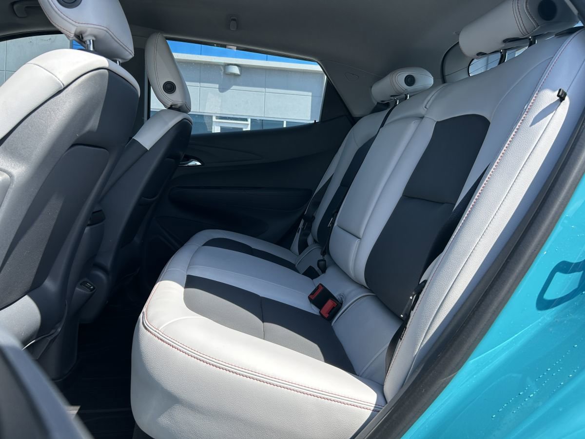 Used 2020 Chevrolet Bolt Premier w/ Infotainment Package image 9
