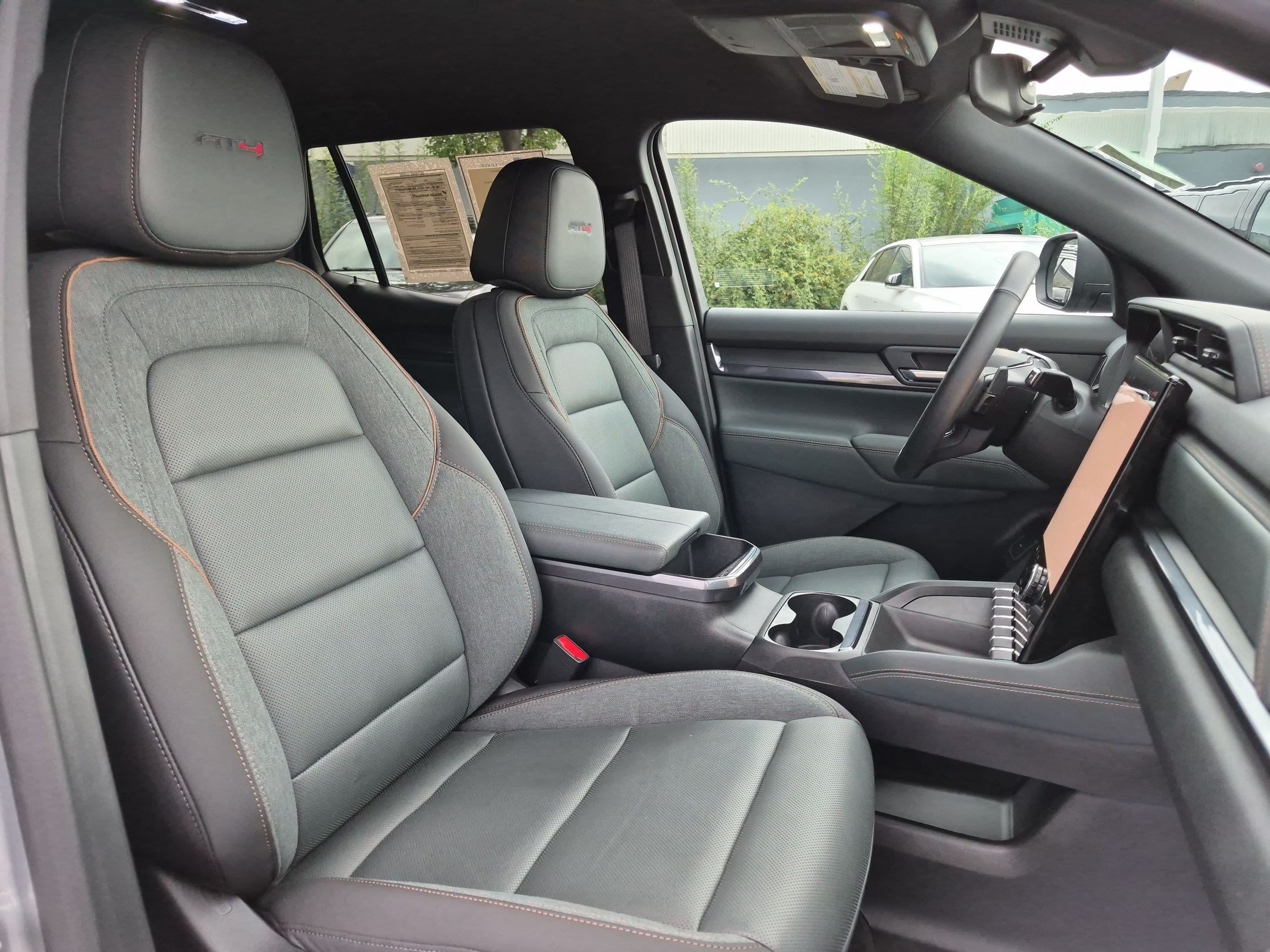 Used 2026 GMC Terrain AT4 w/ Convenience Package III AWD/4WD image 29
