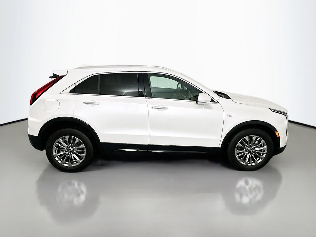 Used 2024 Cadillac XT4 Premium Luxury w/ Technology Package image 8