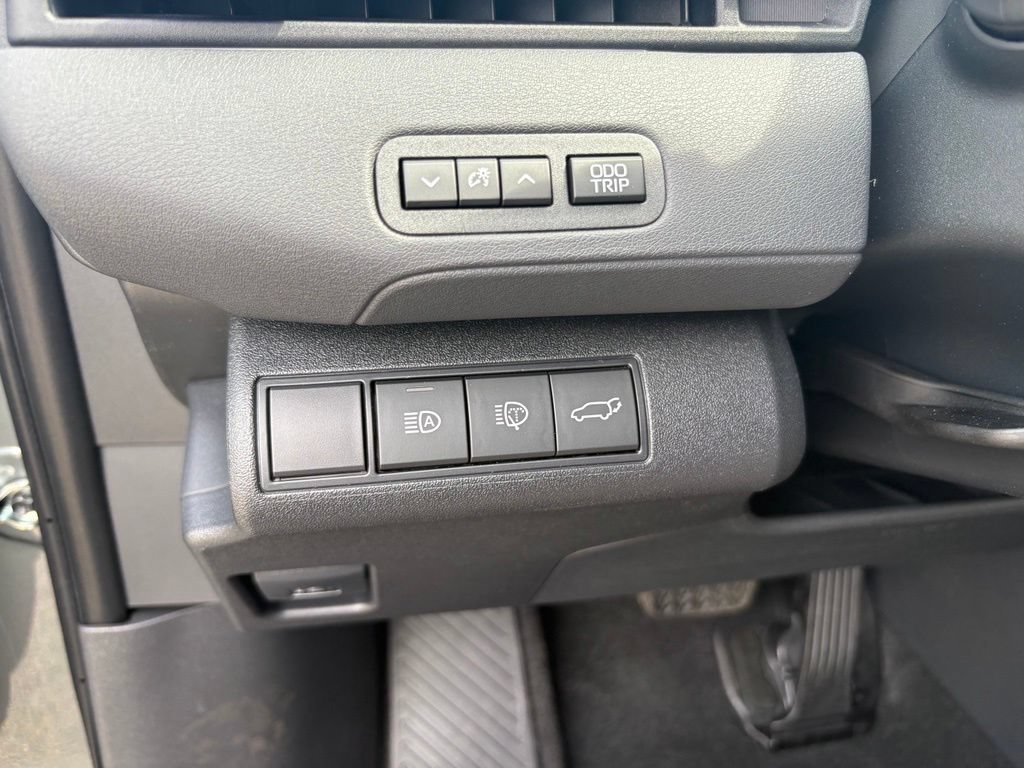New 2026 Toyota C-HR AWD/4WD image 28